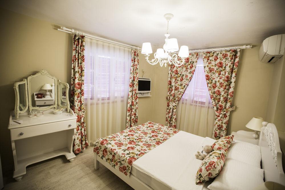 The White Hotel Alacati Exterior photo