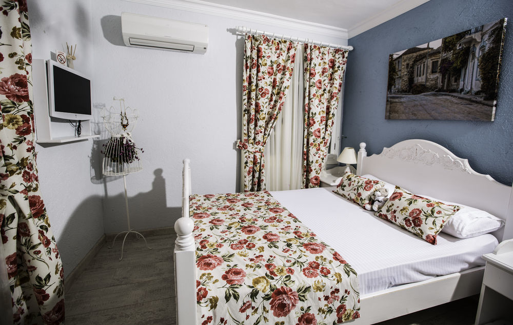 The White Hotel Alacati Exterior photo