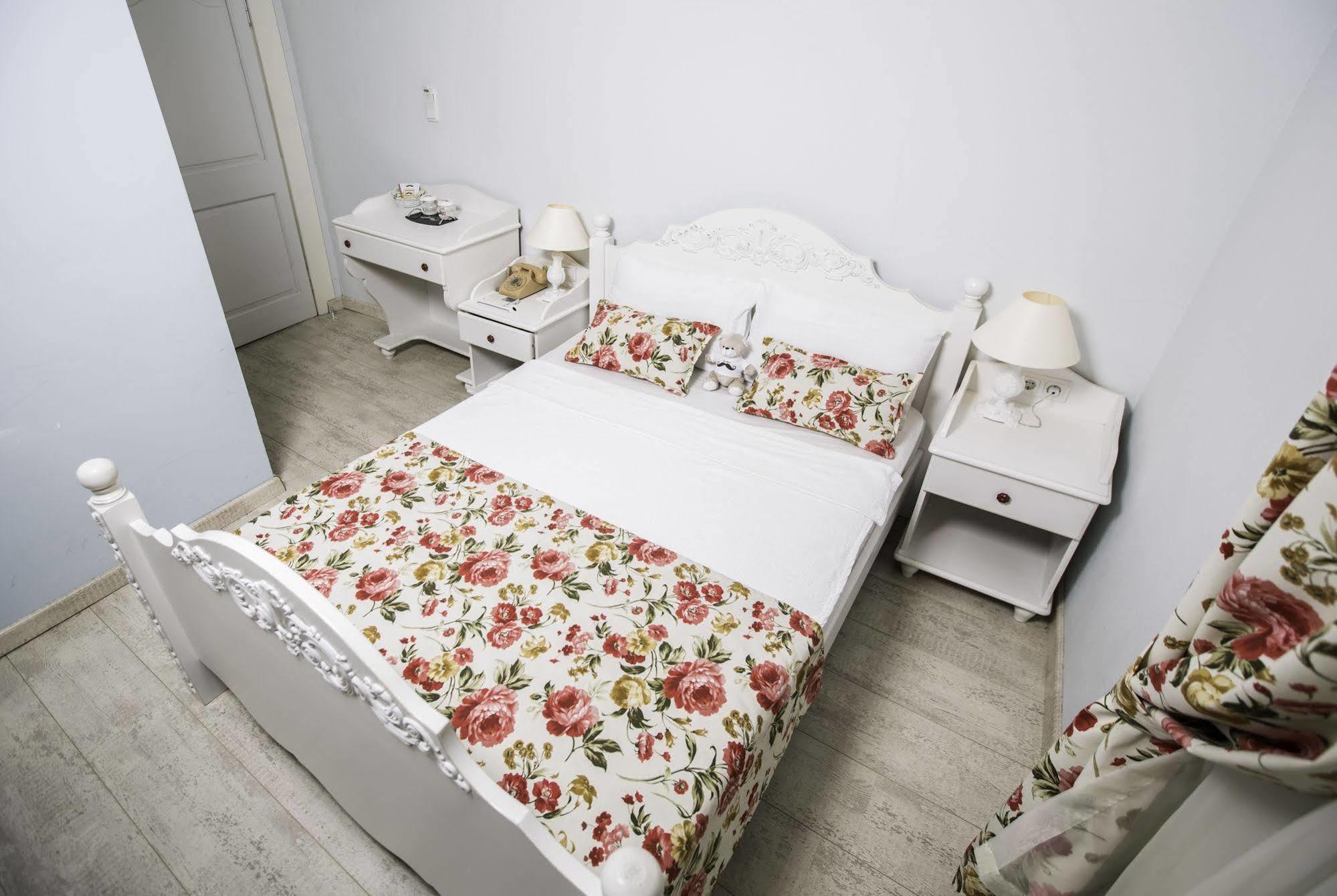 The White Hotel Alacati Exterior photo