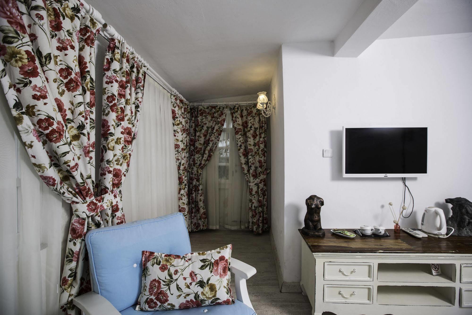 The White Hotel Alacati Exterior photo
