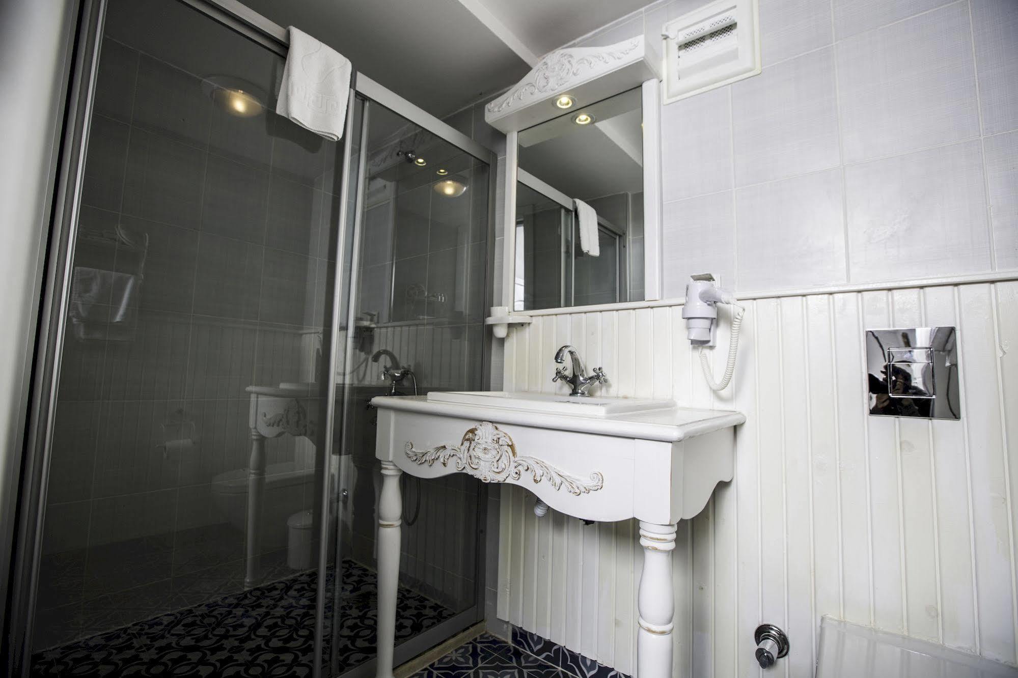 The White Hotel Alacati Exterior photo