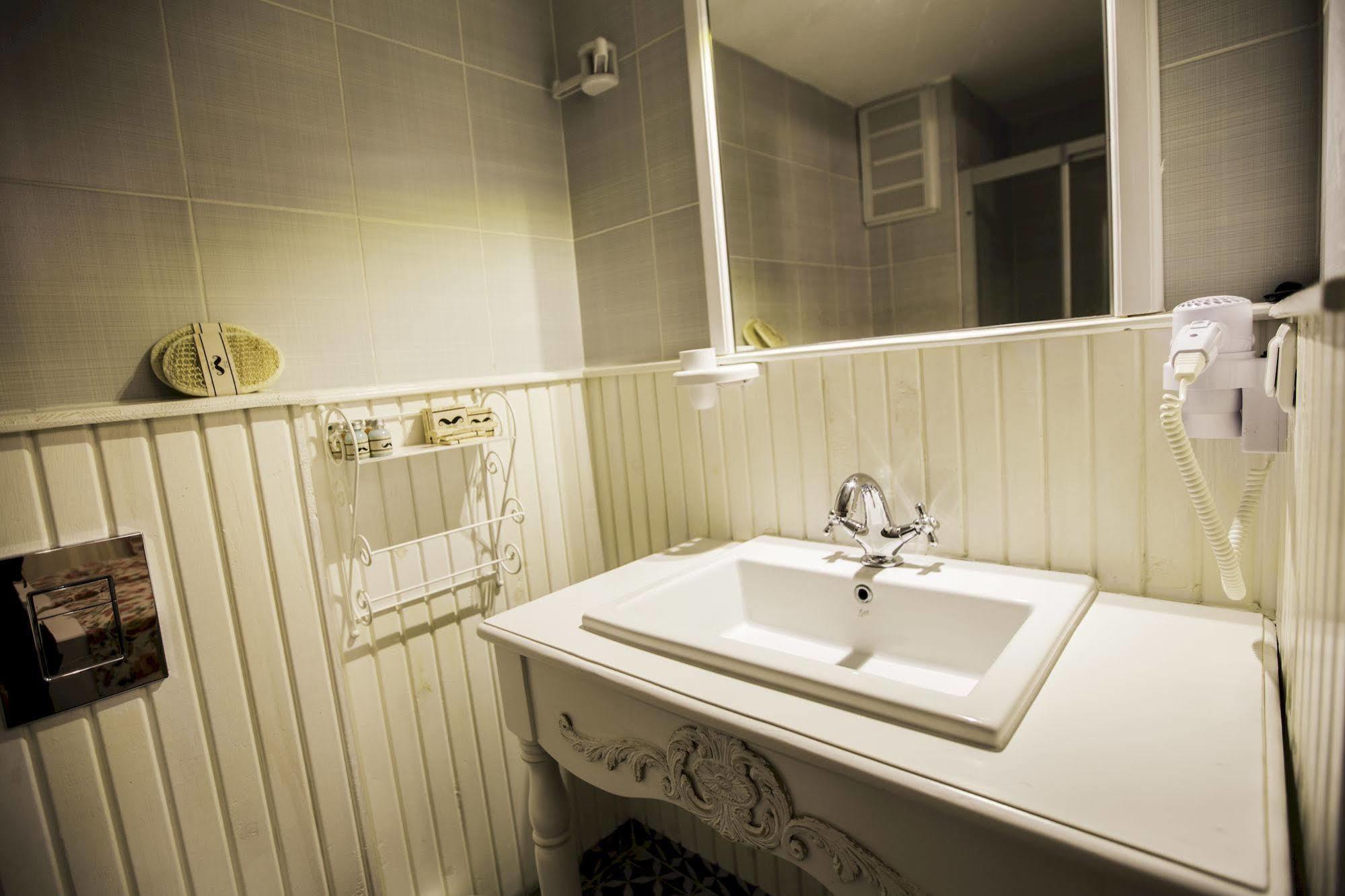 The White Hotel Alacati Exterior photo