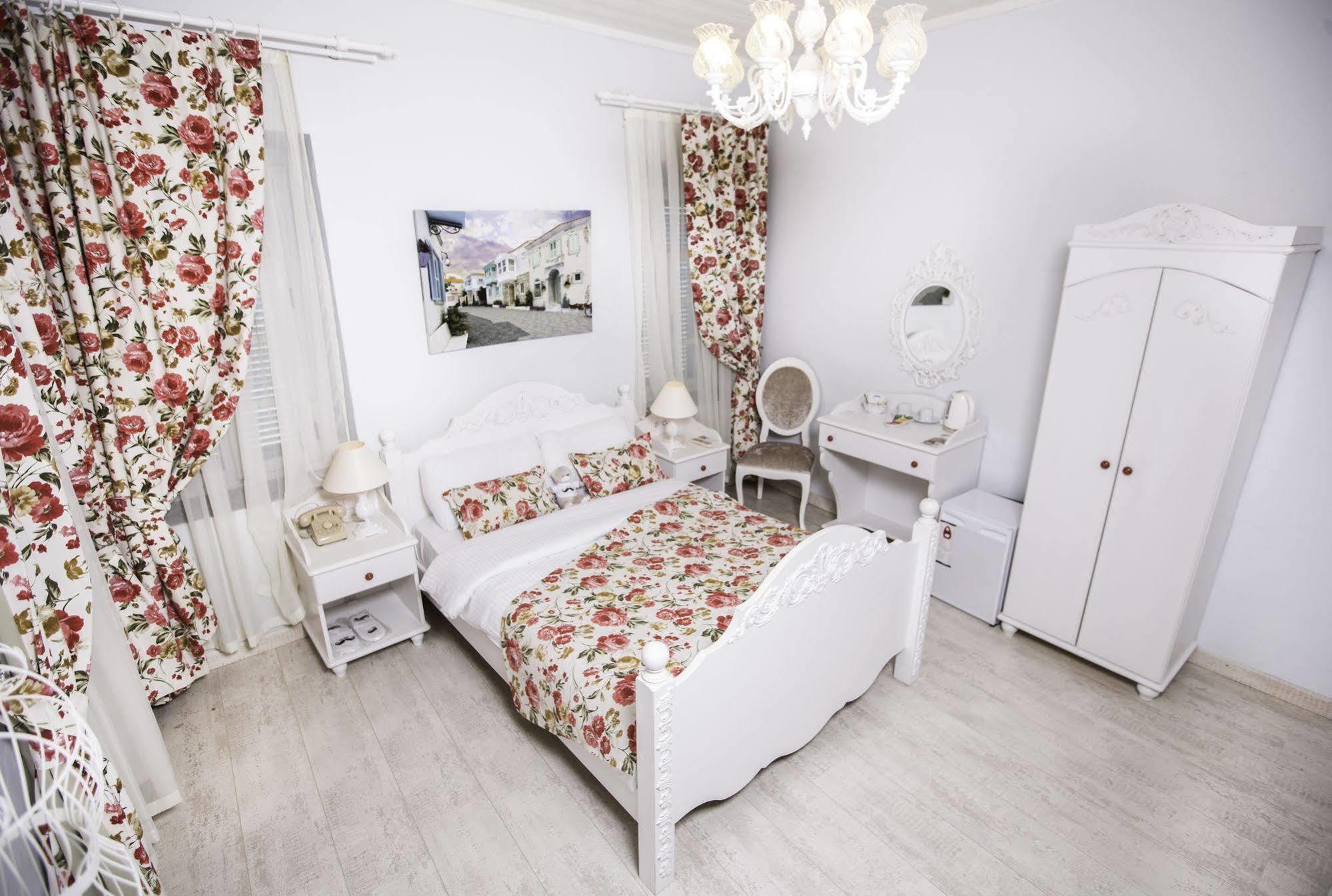 The White Hotel Alacati Exterior photo