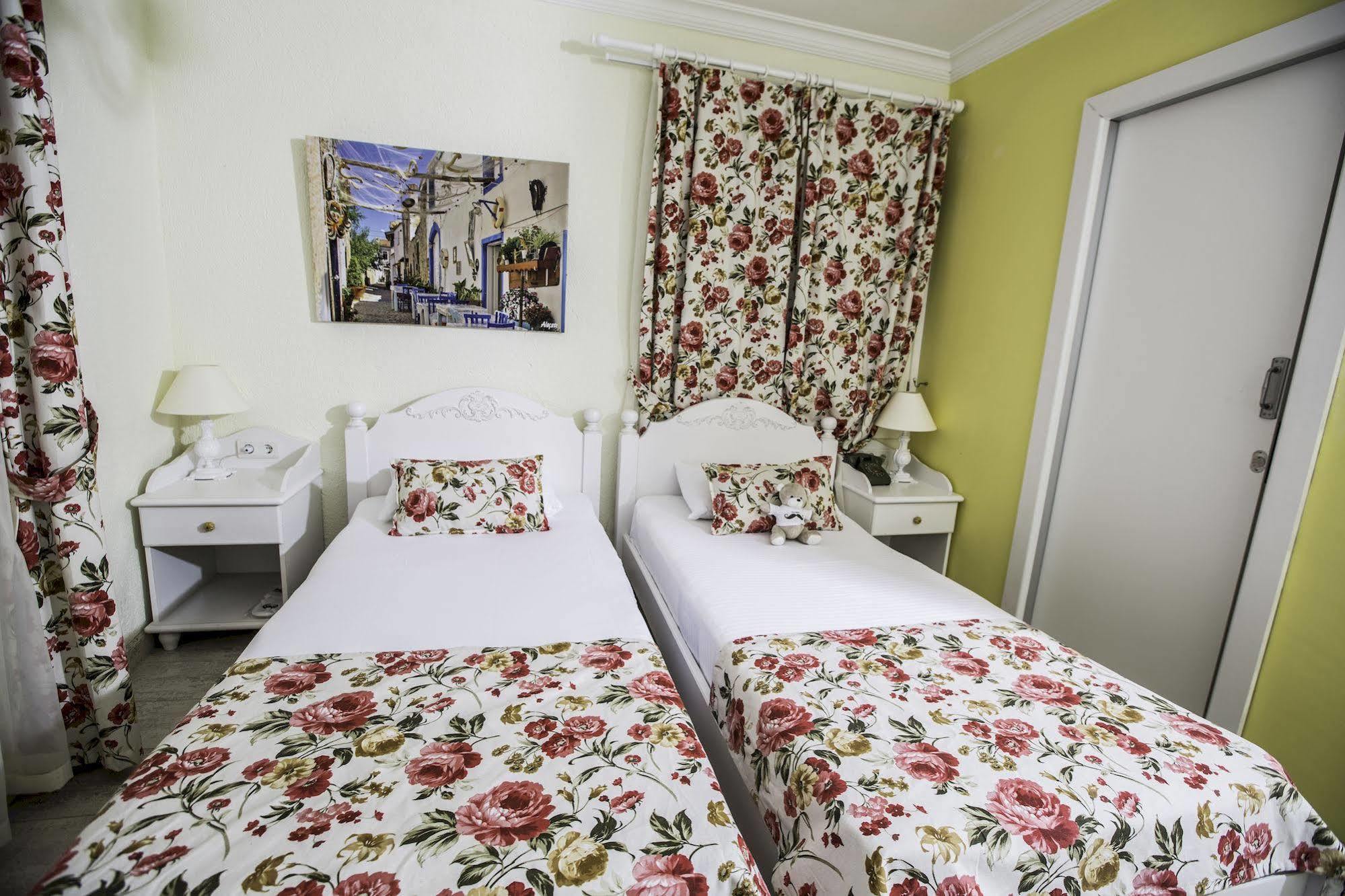 The White Hotel Alacati Exterior photo